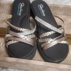 Sketchers memory foam sandles